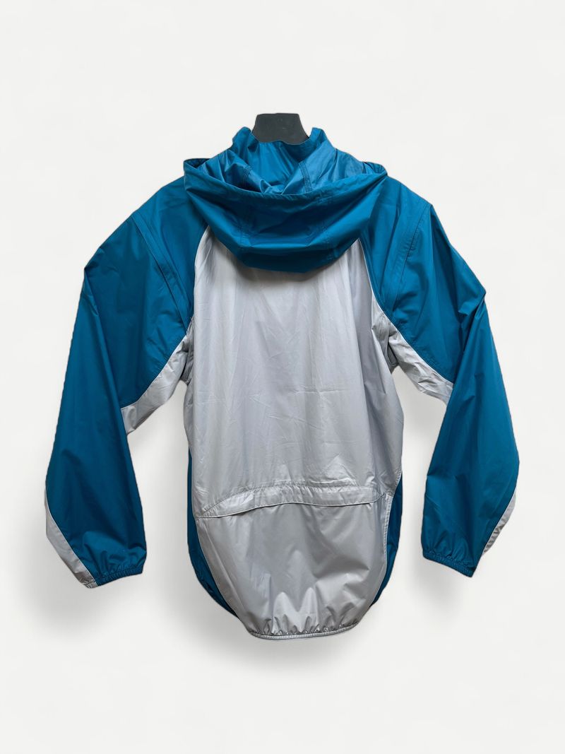 Blå jacka med dragkedja