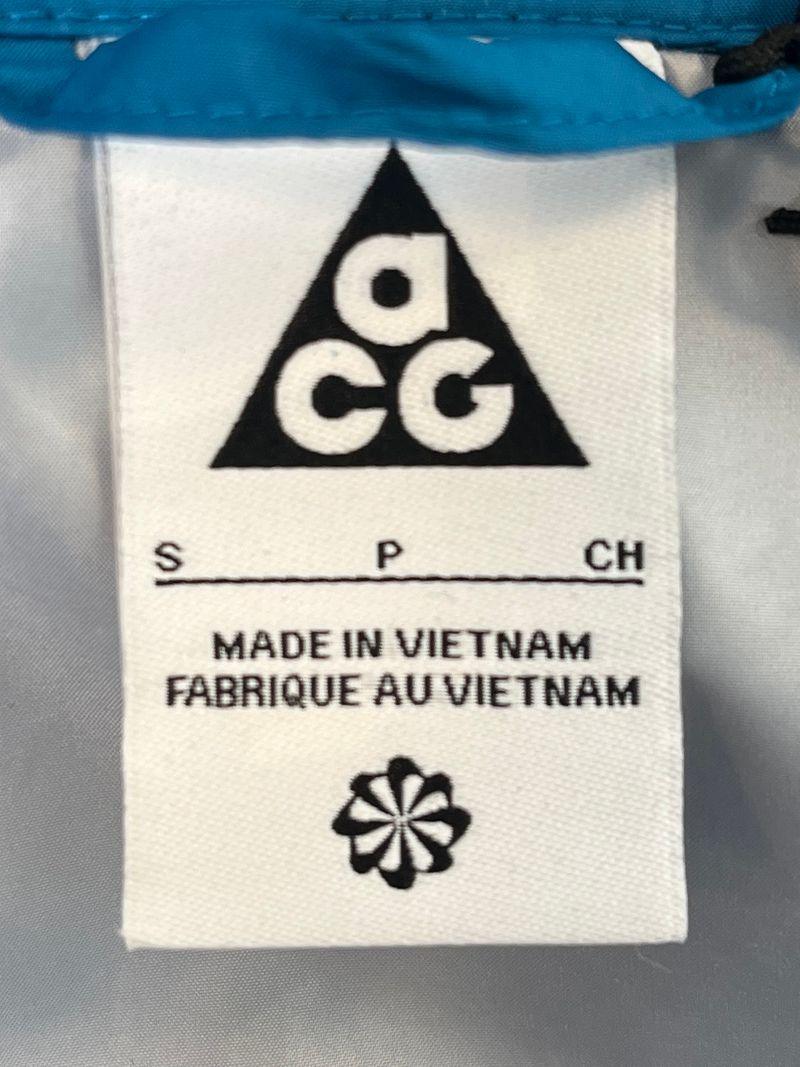 Blå jacka med dragkedja