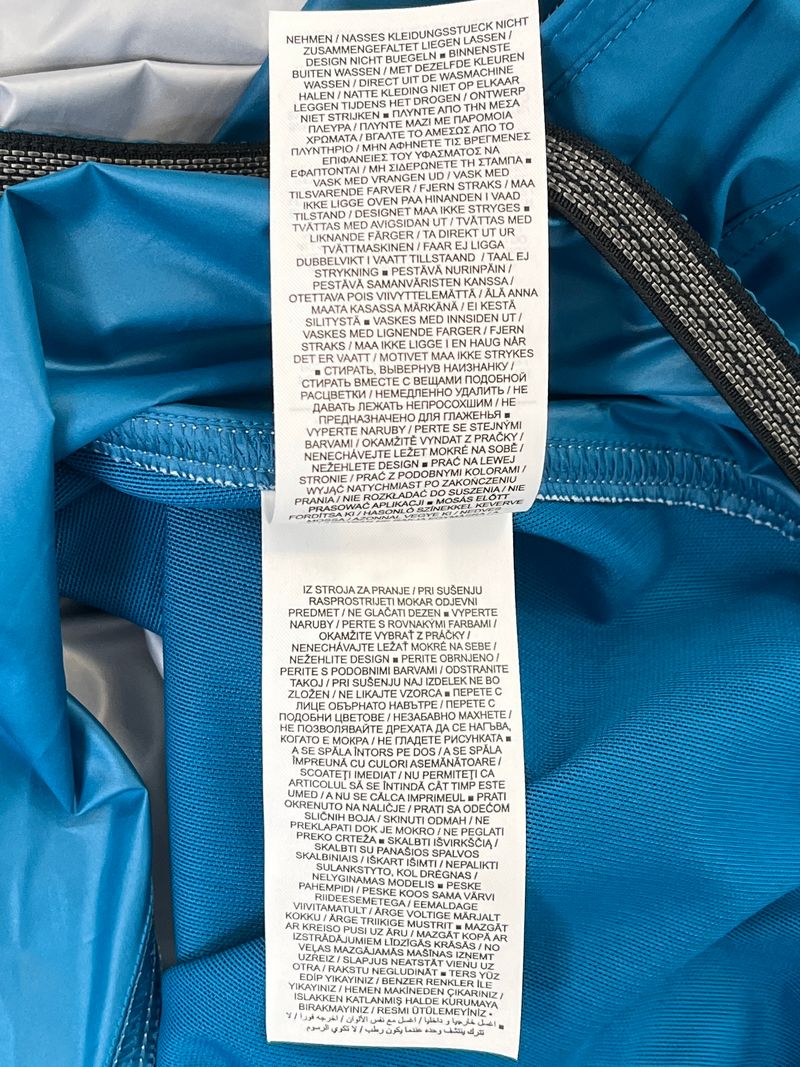 Blå jacka med dragkedja