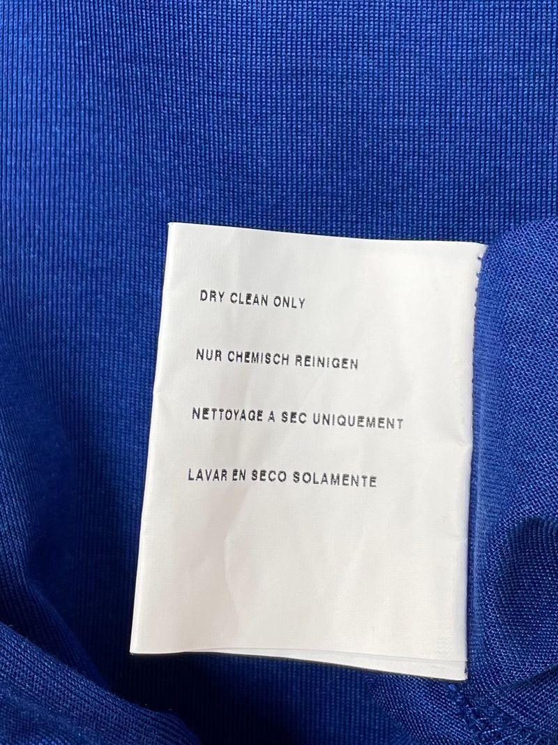 Blå stickade tröjor