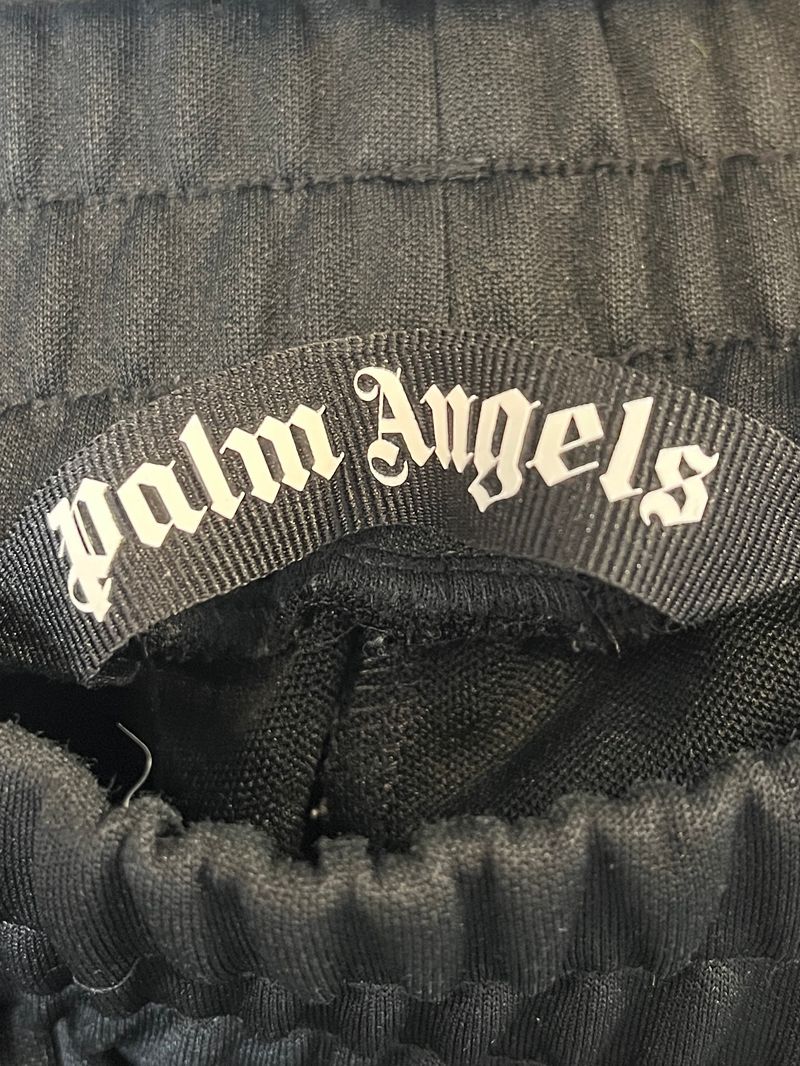 Svarta joggingbyxor · Atletiska