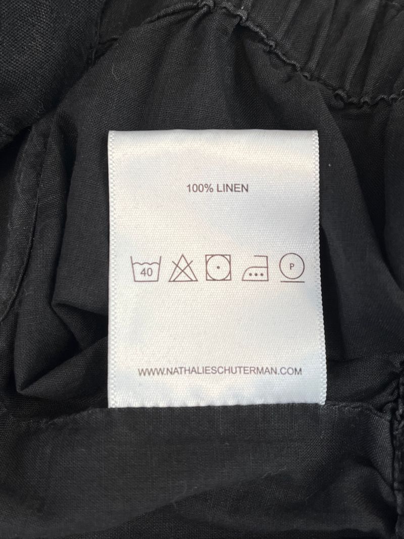 Svart topp med puffärm