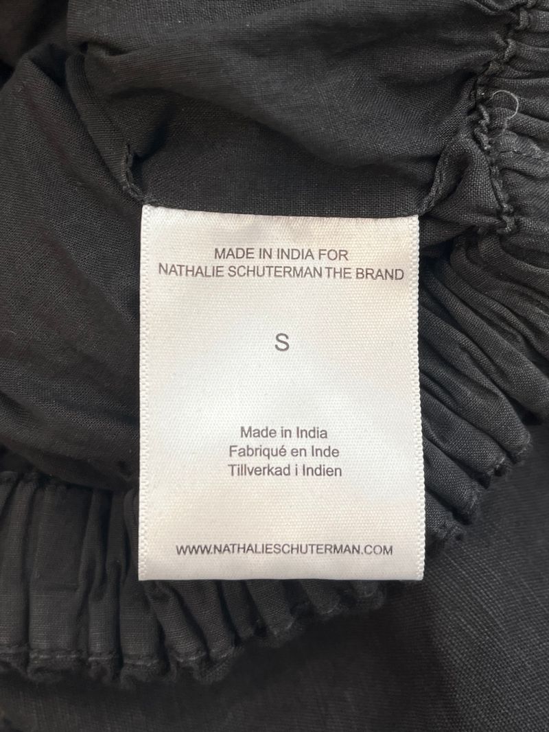 Svart topp med puffärm