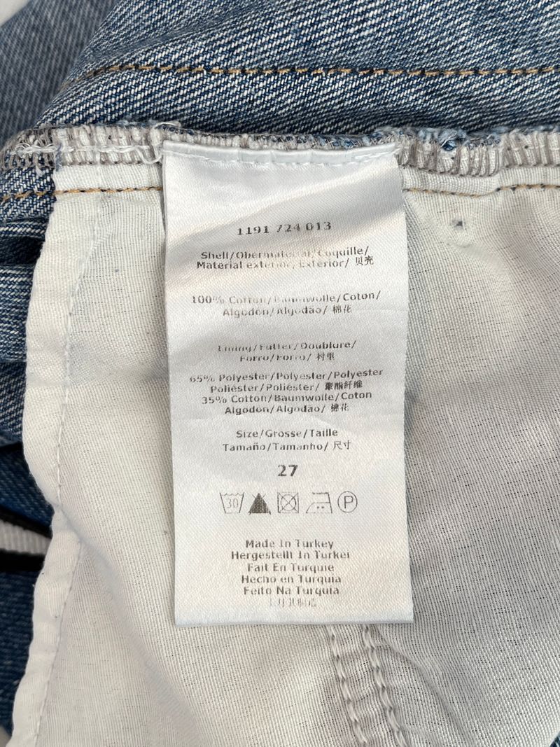 Blå vanliga jeans