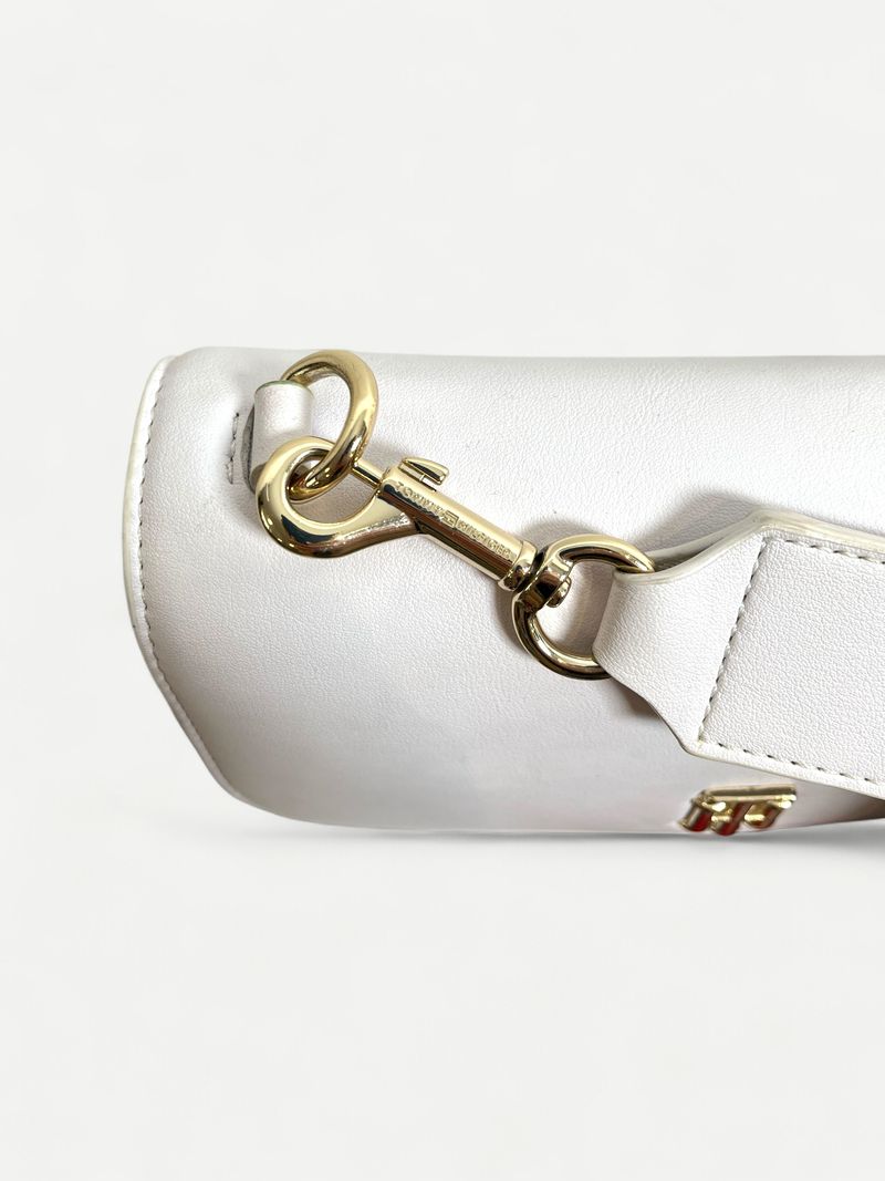 Krämfärgad axelväska