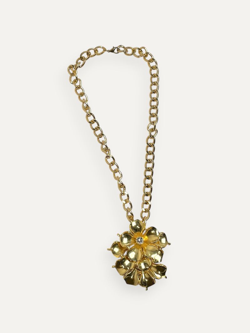 Flower Pendant Gold Necklace