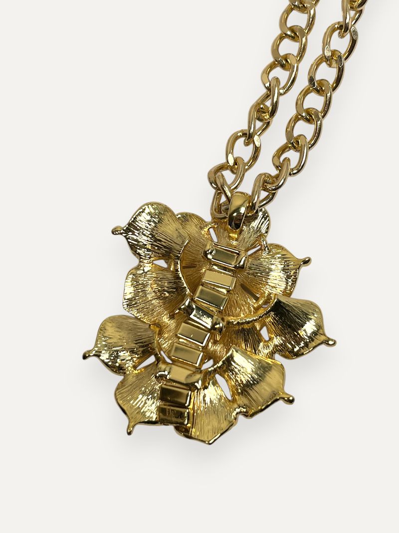 Flower Pendant Gold Necklace