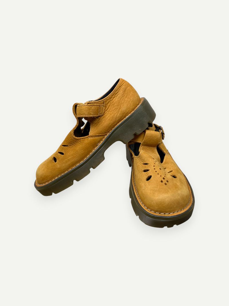 90s Camel Tan Polley Cut Out Mary Janes
