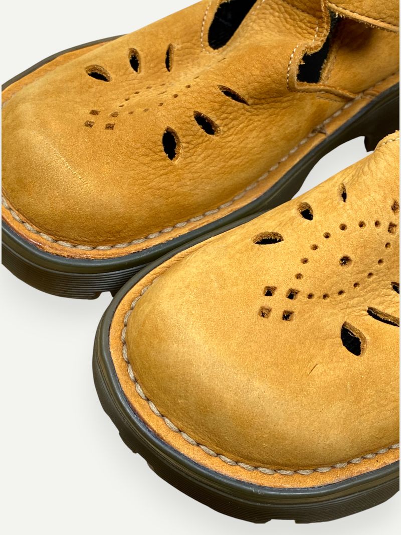90s Camel Tan Polley Cut Out Mary Janes