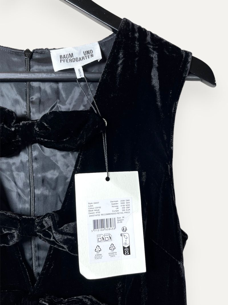 Ajka Cut Out Black Midi Dress