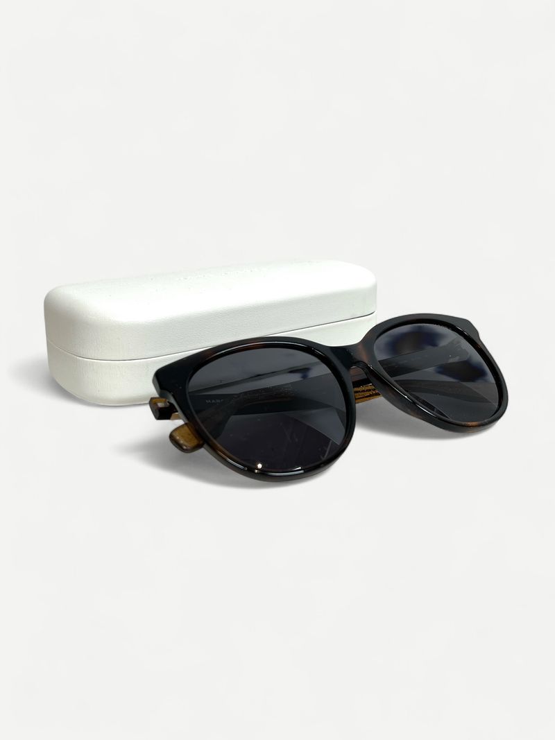 Black Cat-Eye Sunglasse