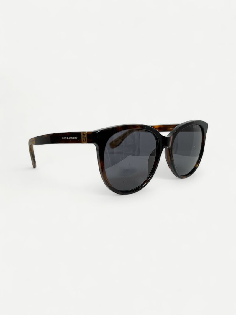 Black Cat-Eye Sunglasse