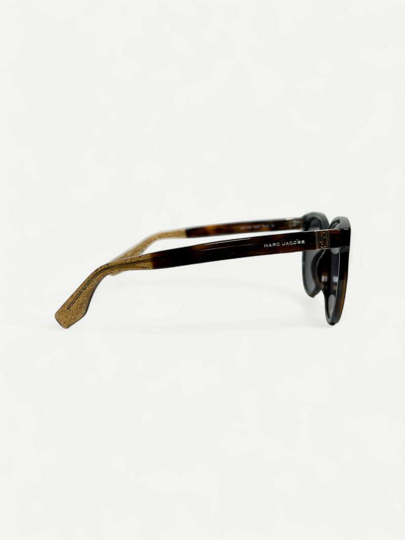 Black Cat-Eye Sunglasse