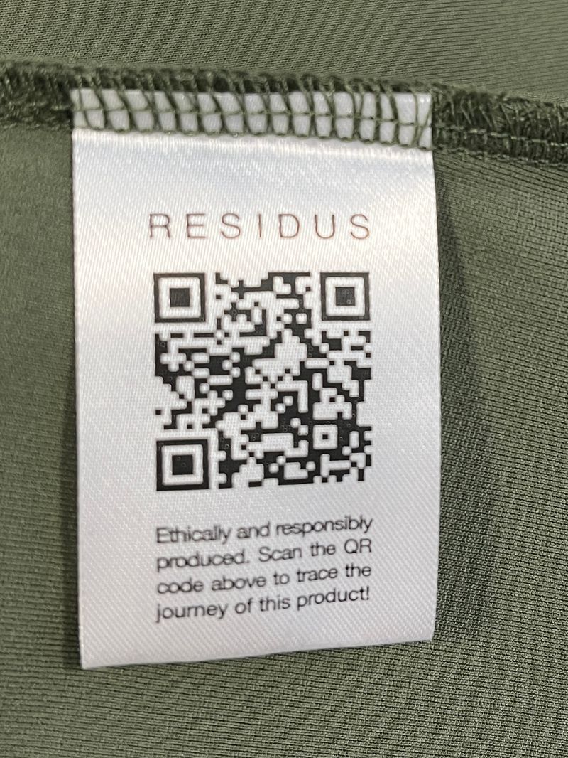 Armégrön knälång klänning