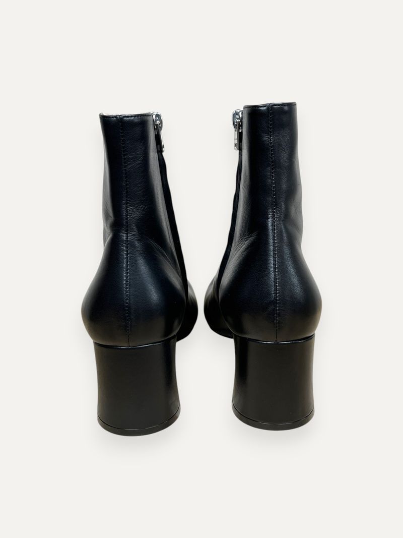 Squared Toe Leather Boots Black