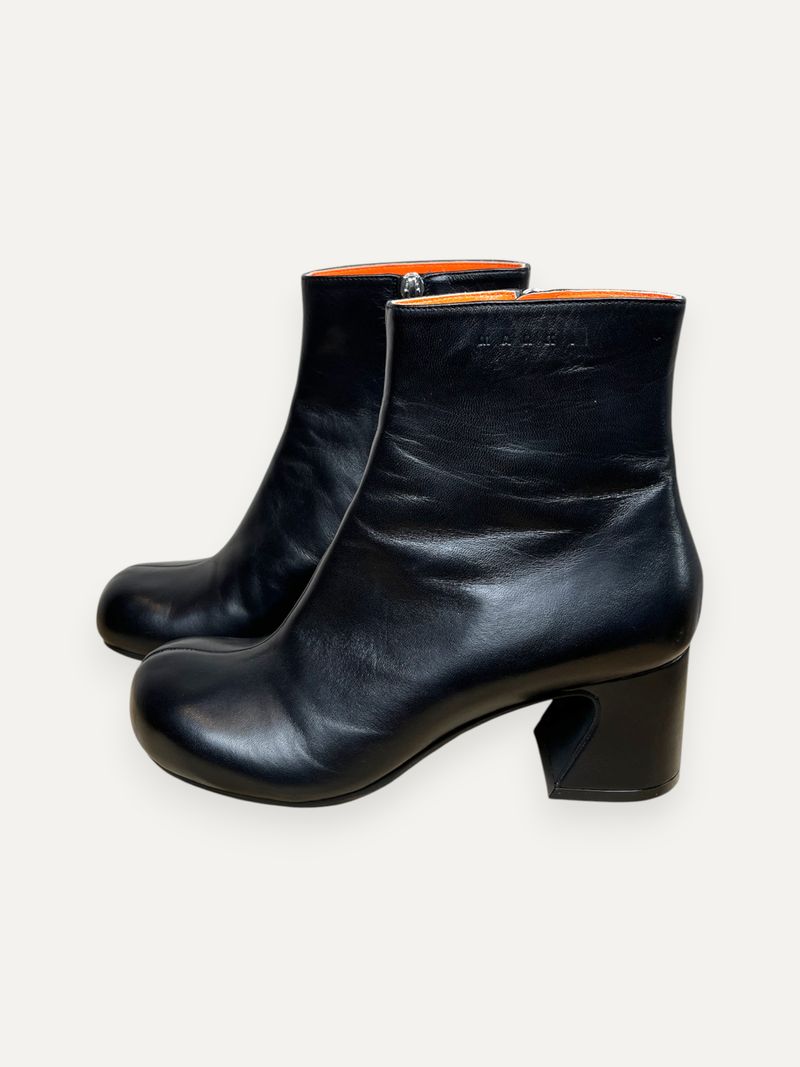 Squared Toe Leather Boots Black