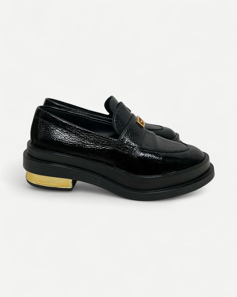 Svarta loafers