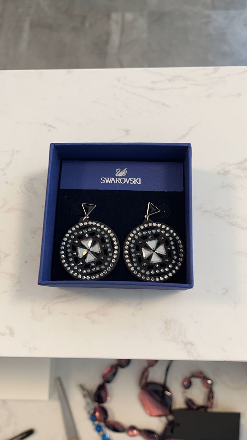 Black Pendant Earring
