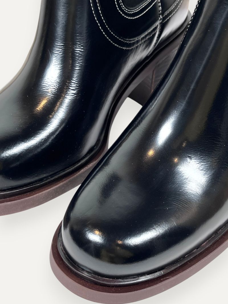 Heeled Black Leather Chelsea Boots