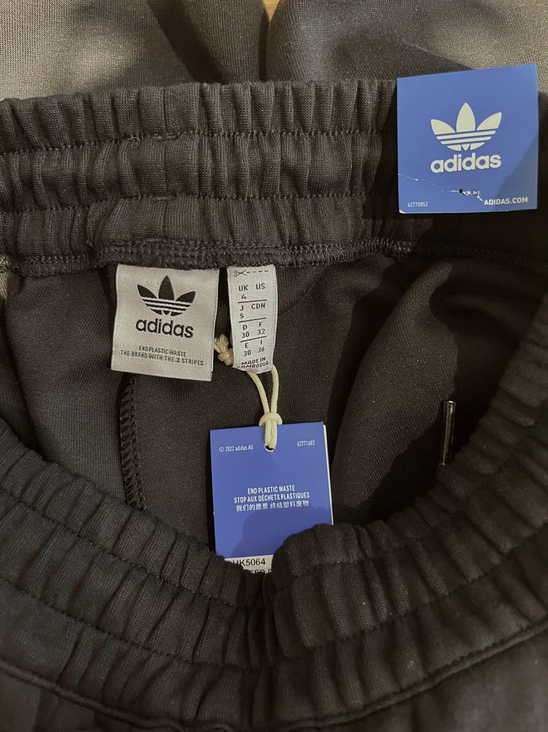 Svarta Adidas Joggingbyxor
