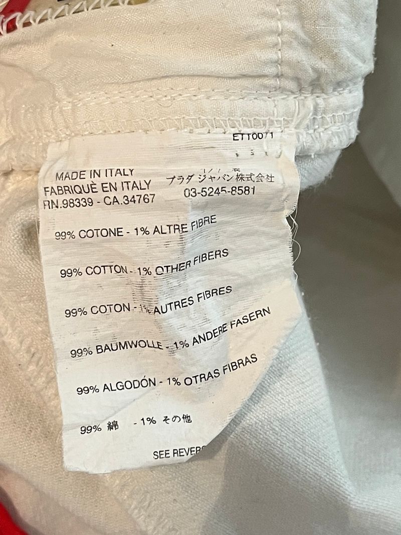 Krämfärgade utsvängda byxor