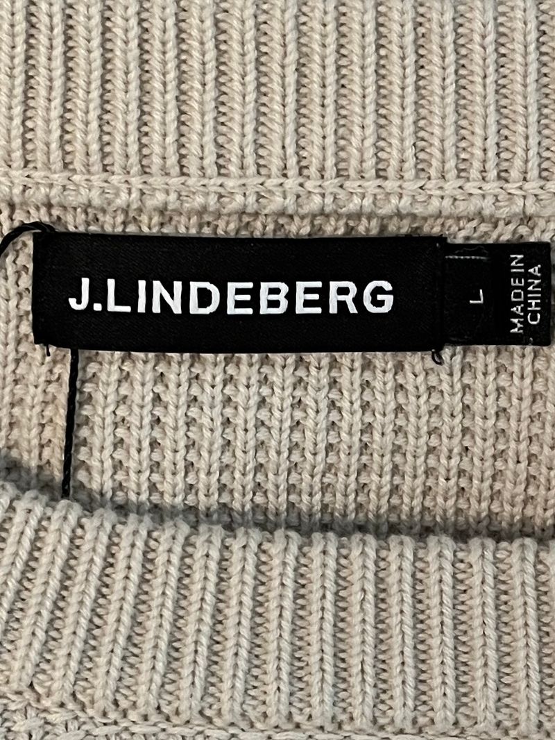 Beige stickade tröjor