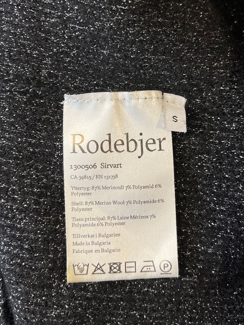 Svart långärmad klänning