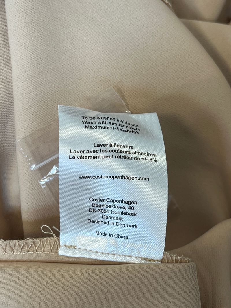 Beige A-linjeformad kjol