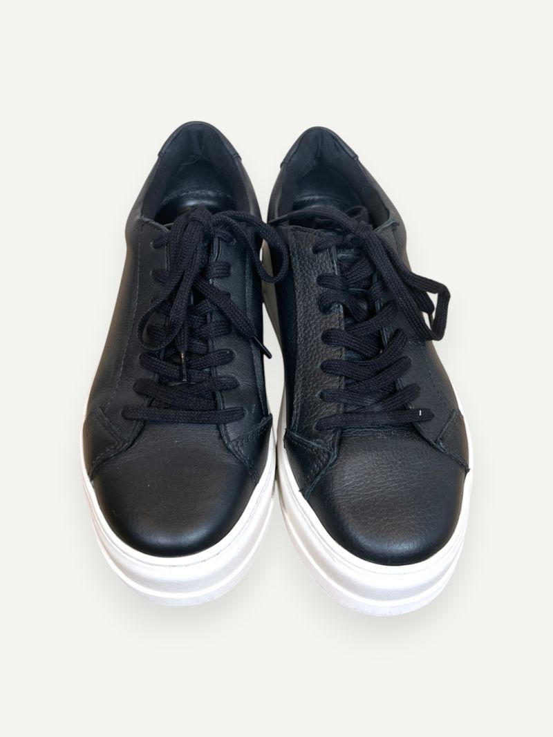Black Low Top Sneaker