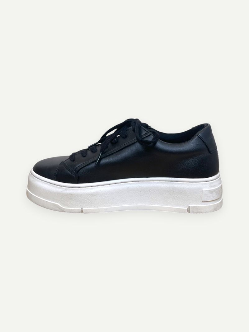 Black Low Top Sneaker