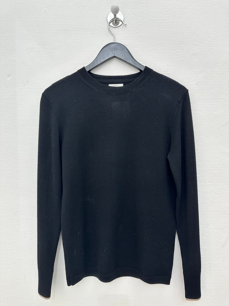 Black Crewneck Knit
