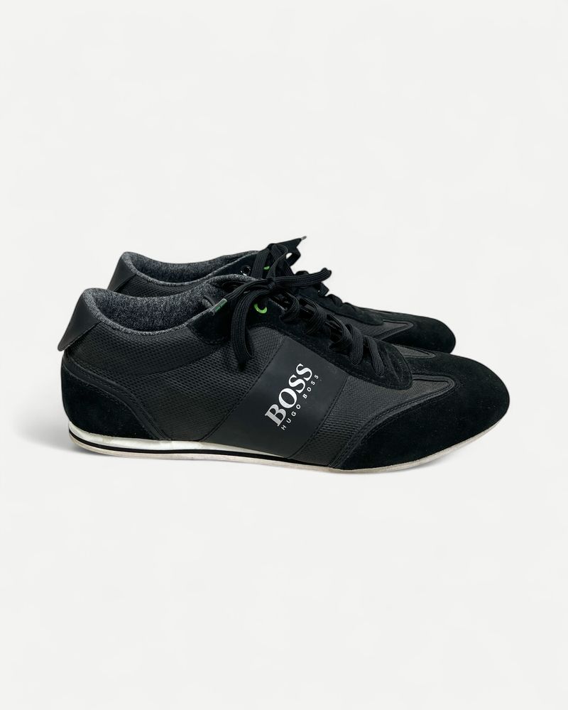 Black Low Top Sneaker