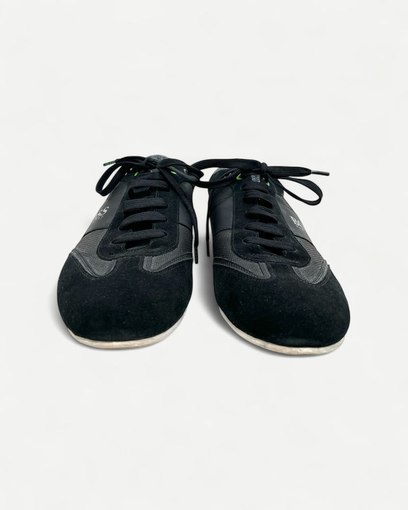 Black Low Top Sneaker