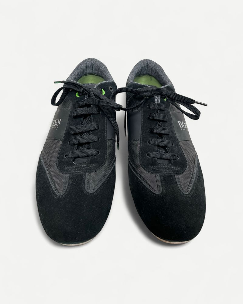 Black Low Top Sneaker