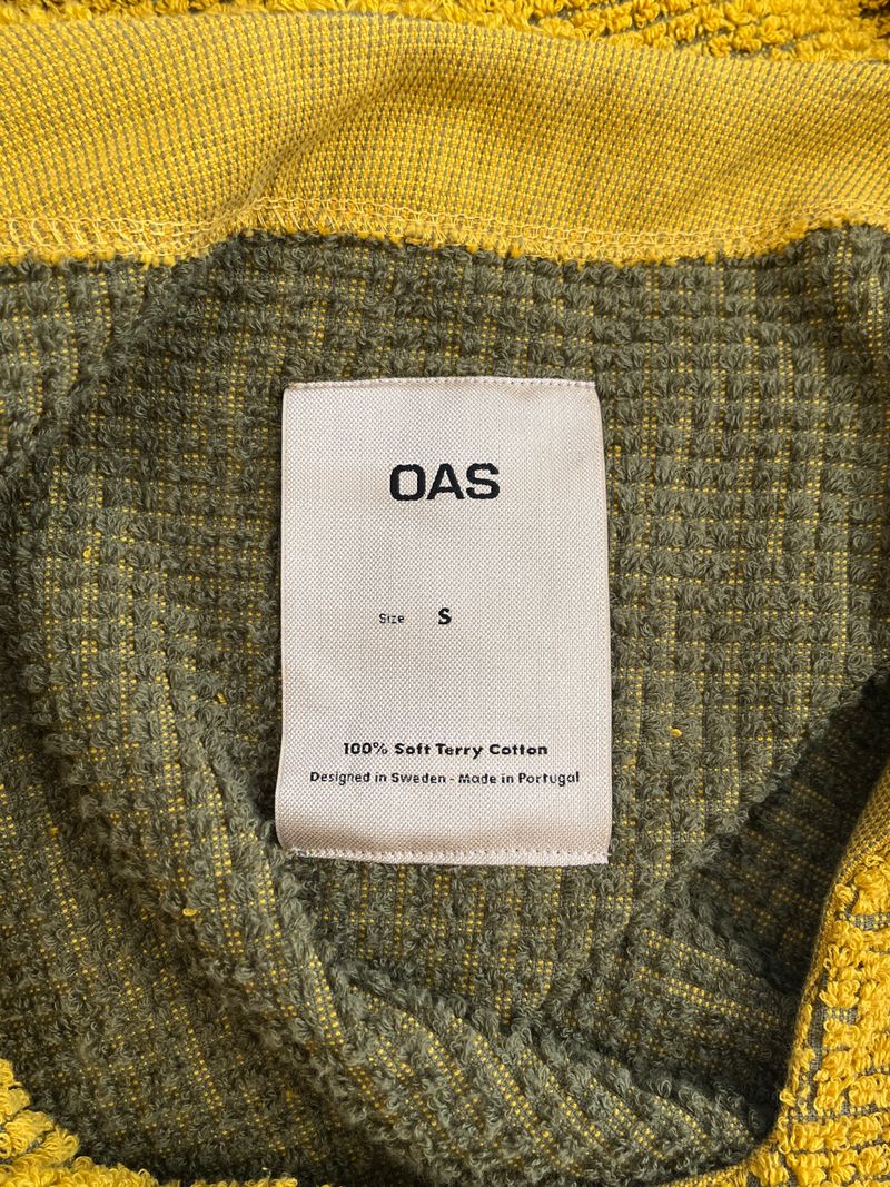 Senapsfärgad knälång klänning